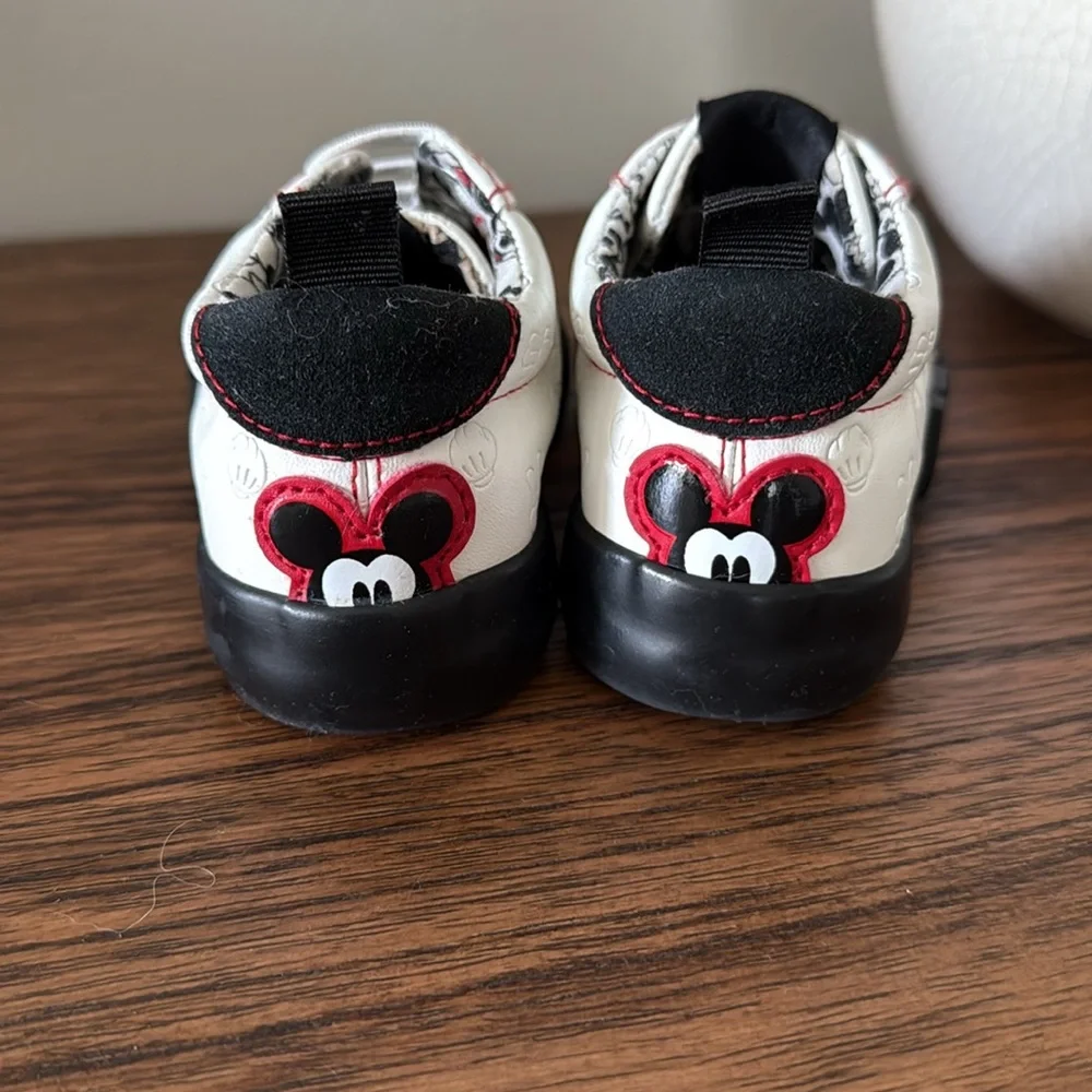 Ground Up Disney Mickey Mouse Kid's Lace‎ Up Low Top Sneakers Size 7